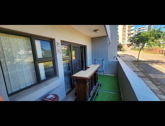 2 BEDROOM APARTMENT FOR SALE IN UMHLANGA RIDGE
